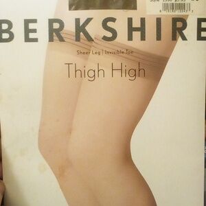 Berkshire Cool Comfort Thigh Highs Pale Taupe Size A-B